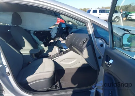 2015 Kia Forte Lx z USA, uszkodzony, nr VIN KNAFX4A6XF5328681